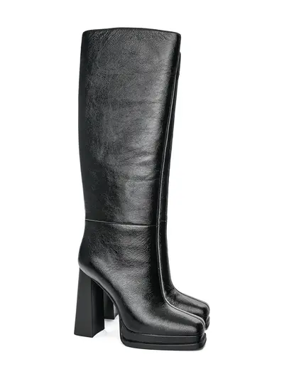 Ботфорты лакированные черного цвета на высоком каблуке